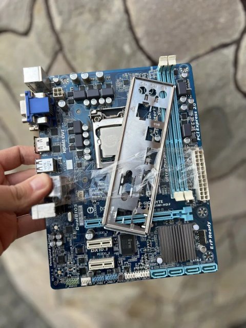 Материнська плата Gigabyte GA-H61M-HD2 LGA1155 DDR3