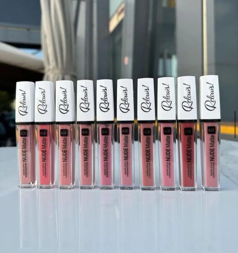 Матова помада NUDE MATTE COMPLIMENTI Relouis. Комплімент