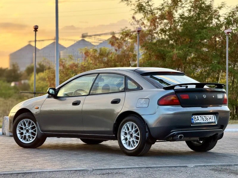 Mazda 323 В Ідеальному Стані Газ/Бензин КОНДИЦІОНЕР!!! Кожна фотографія відповідає Дійсності! Стан Дійсно Дуже доглянутий та Збережений!!! — фото 4