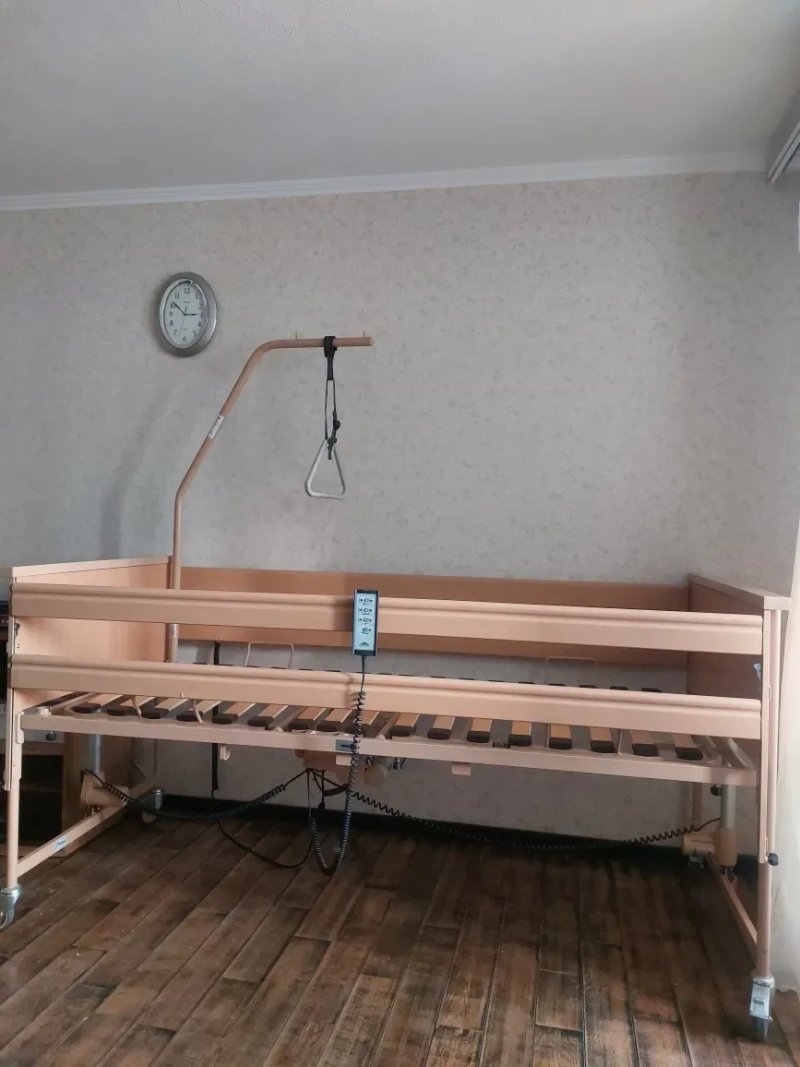 Медицинская кровать с электроприводом ( Германия) — фото 2