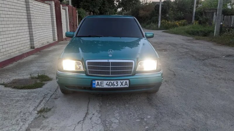 mercedes 202 1997 год 2 л — фото 7