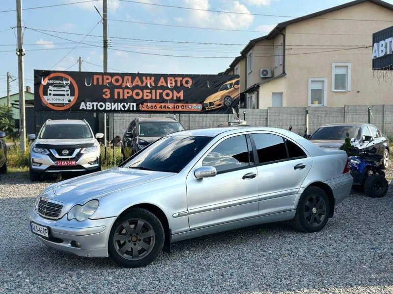 Mercedes-Benz C-Class W204 | 2.0 бензин/газ | 2001 рік — фото 2