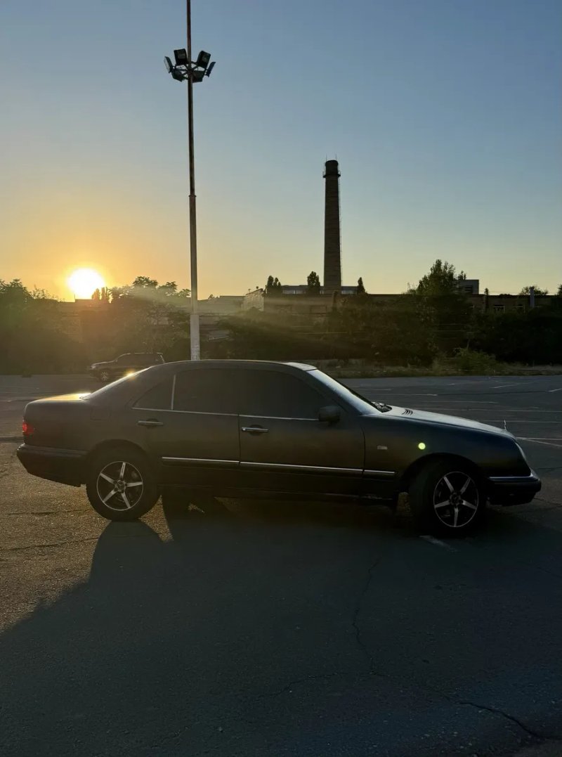 Mercedes Benz W210 3.2 Автомат ,Газ/Бензин,переоформление, экономное авто — фото 8
