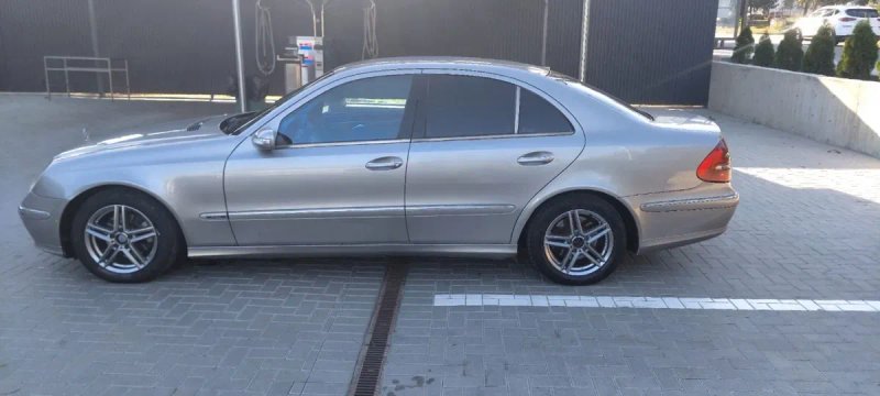 Mercedes-Benz W211 2.2 TDI — фото 4