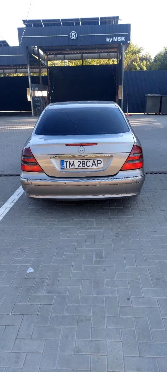 Mercedes-Benz W211 2.2 TDI — фото 6