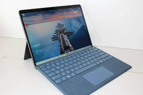 Microsoft Surface Pro 8 Intel i7-1185G7 13" 16/256Gb
