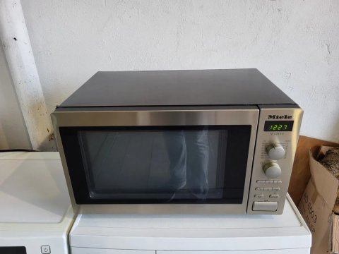 Мікрохвильова піч Miele 25л 1000w нержавійка  з грилем