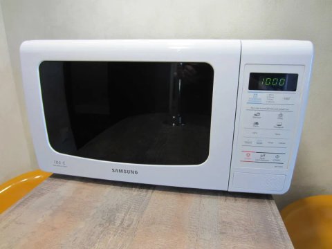 Микроволновая печь,микроволновка SAMSUNG ME733KR(тактовые кнопки)