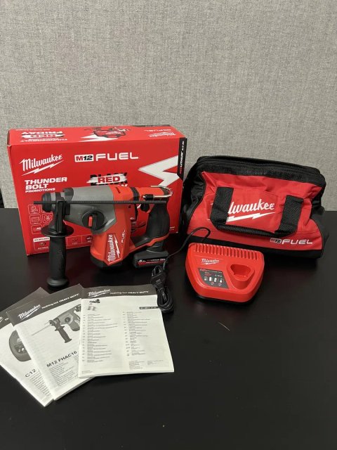 Milwaukee M12 FHAC16 FUEL 12V перфоратор