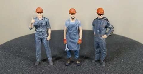 Миниатюры в масштабе 1:43