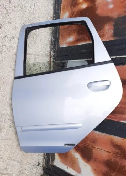 Mitsubishi Colt 1.5 двері задні ліві