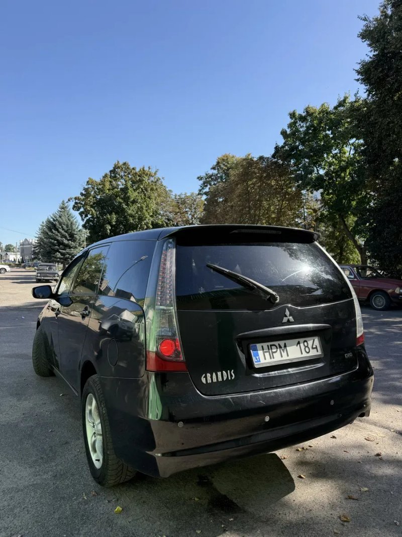 Mitsubishi Grandis 2.0d продам — фото 4