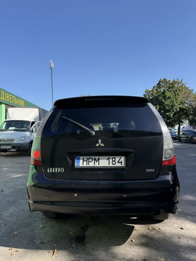 Mitsubishi Grandis 2.0d продам — фото 5
