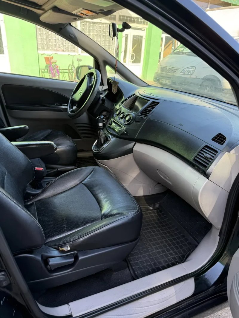 Mitsubishi Grandis 2.0d продам — фото 6