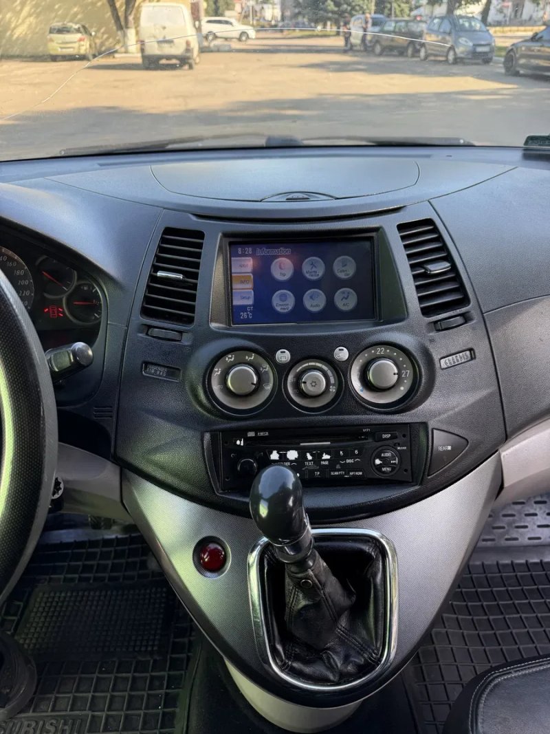 Mitsubishi Grandis 2.0d продам — фото 8