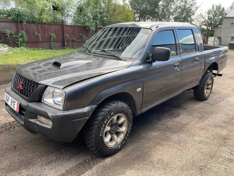 Mitsubishi L200( Містубісі Л200) 2003 рік 2, 5 Дизель Механііка Повний привід Гарний Пікап — фото 2