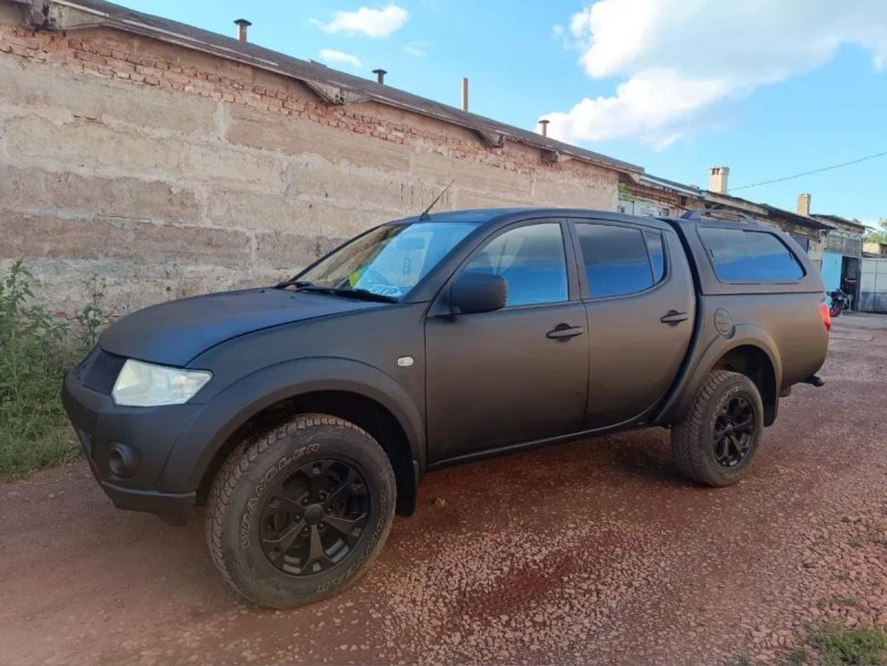 Mitsubishi   L200 — фото 2