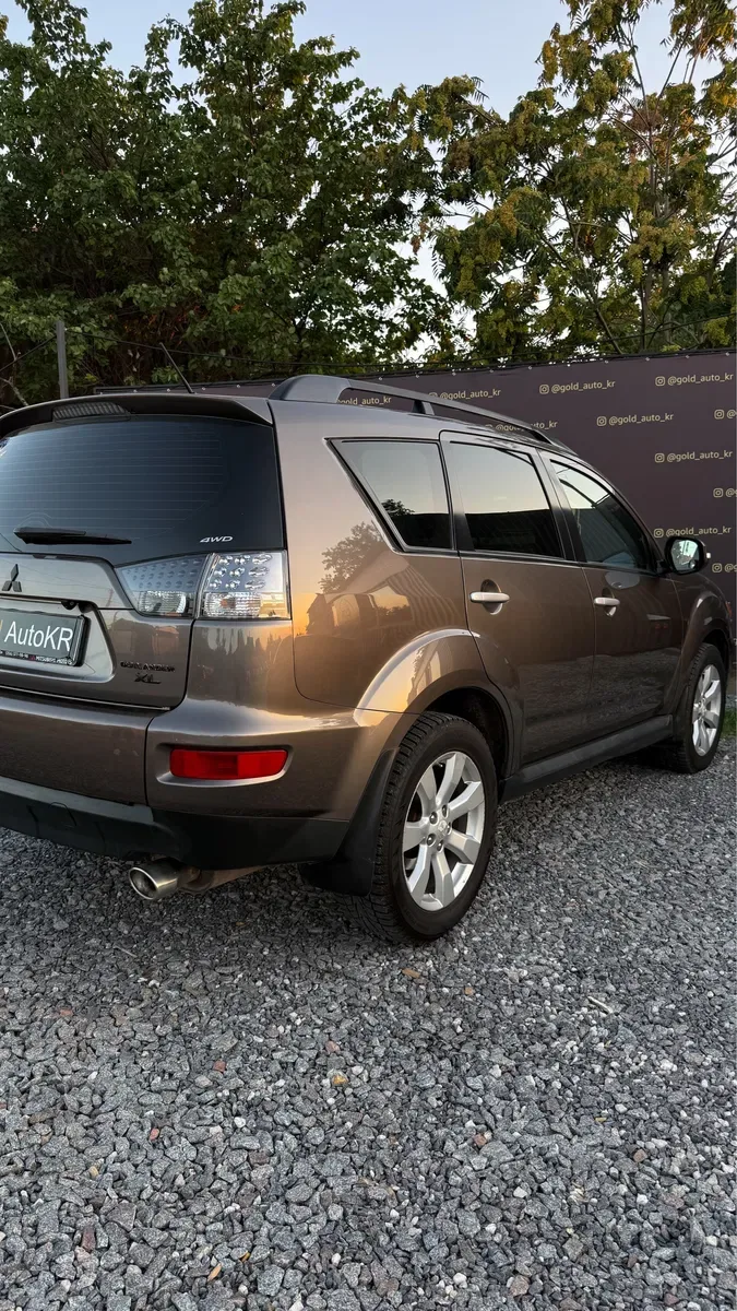 Mitsubishi Outlander XL — фото 2