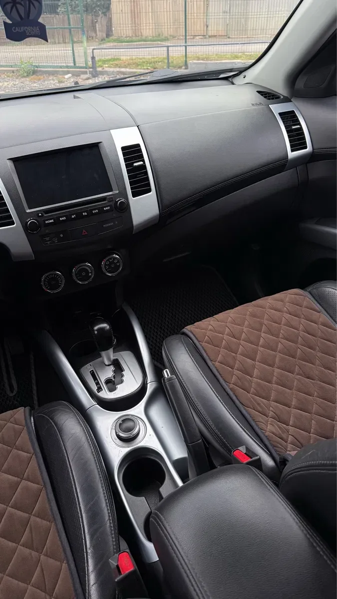 Mitsubishi Outlander XL — фото 7