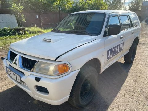 Mitsubishi Pajero Sport( Мітсубісі Паджеро Спорт) 2,5 Дизель Механіка Повний привід 4Х4 Гарний позашляховик