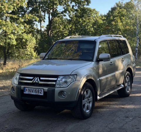 Mitsubishi вагон 3.2 дизель полный привод