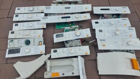 Модуль,Мотор,Хрестовина,Помпа,Клапан комплектуючі Miele
