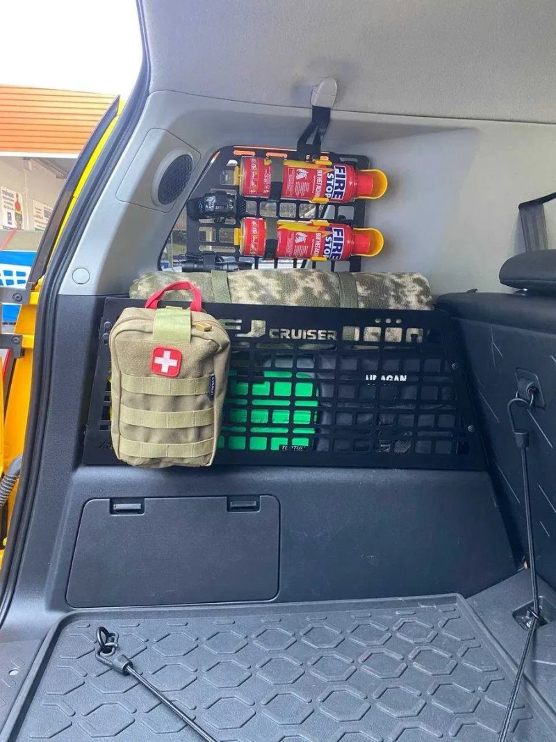 MOLLE панелі на вікна багажника Toyota FJ Cruiser органайзер багажника — фото 6