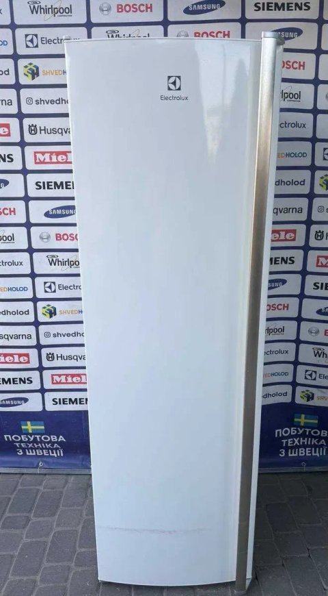 Морозильна камера Electrolux б/в 185cм металік суха заморозка #07431