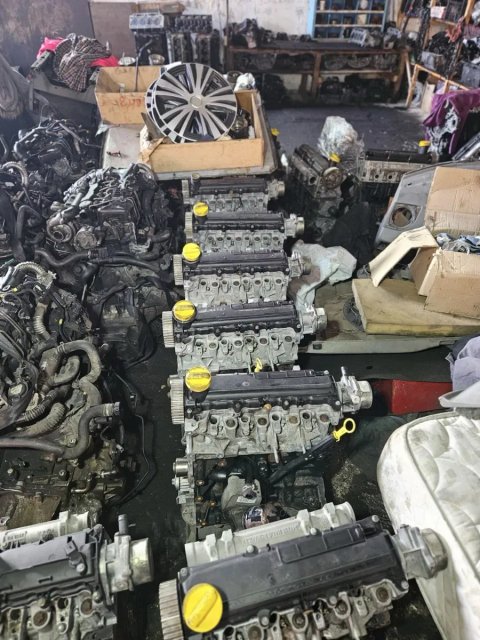 Мотор 1.5 dCi K9K з Європи / Стовпчик Renault Kangoo Megane Scenic Duster