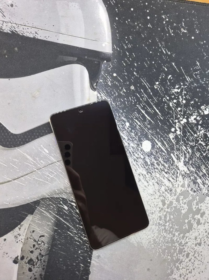 Motorola Edge 70 Gray 12/512 Gb — фото 2