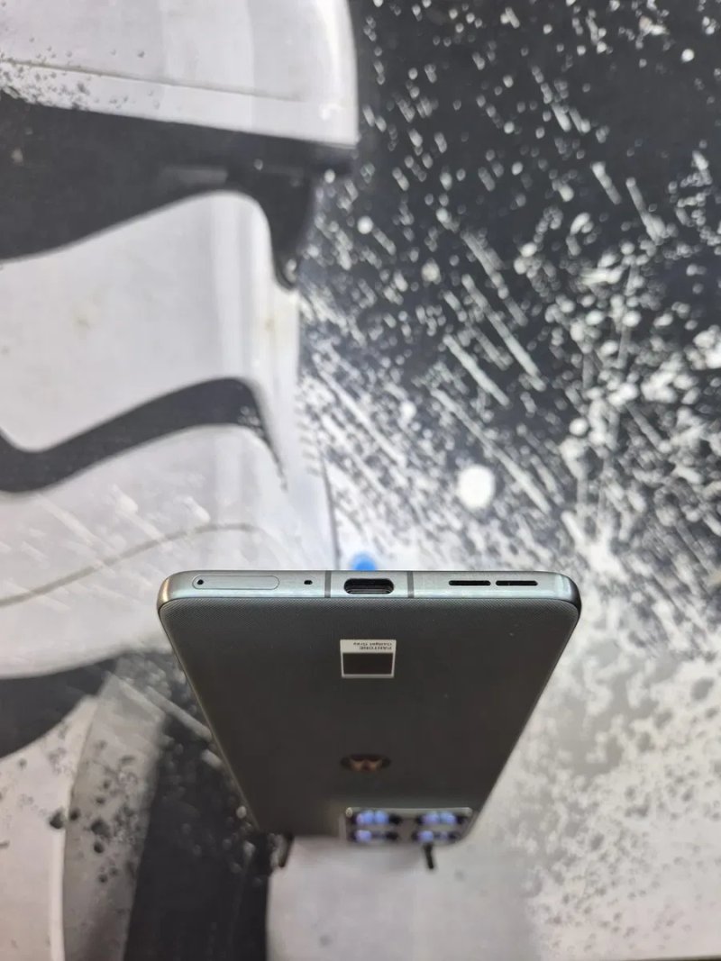 Motorola Edge 70 Gray 12/512 Gb — фото 6