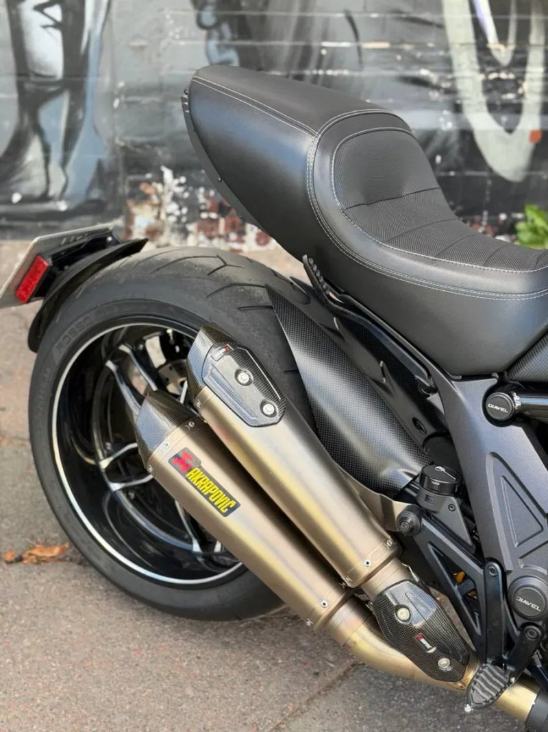 Мотоцикл Ducati Diavel Carbon 1200 2017 рік — фото 5