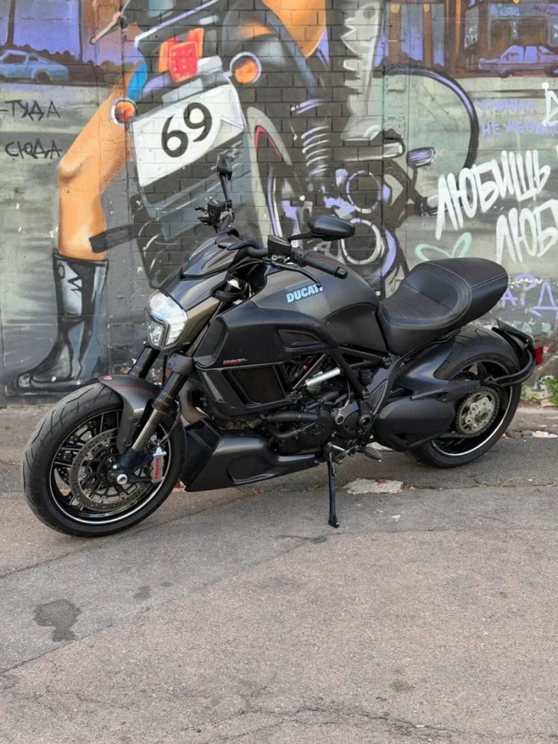 Мотоцикл Ducati Diavel Carbon 1200 2017 рік — фото 6