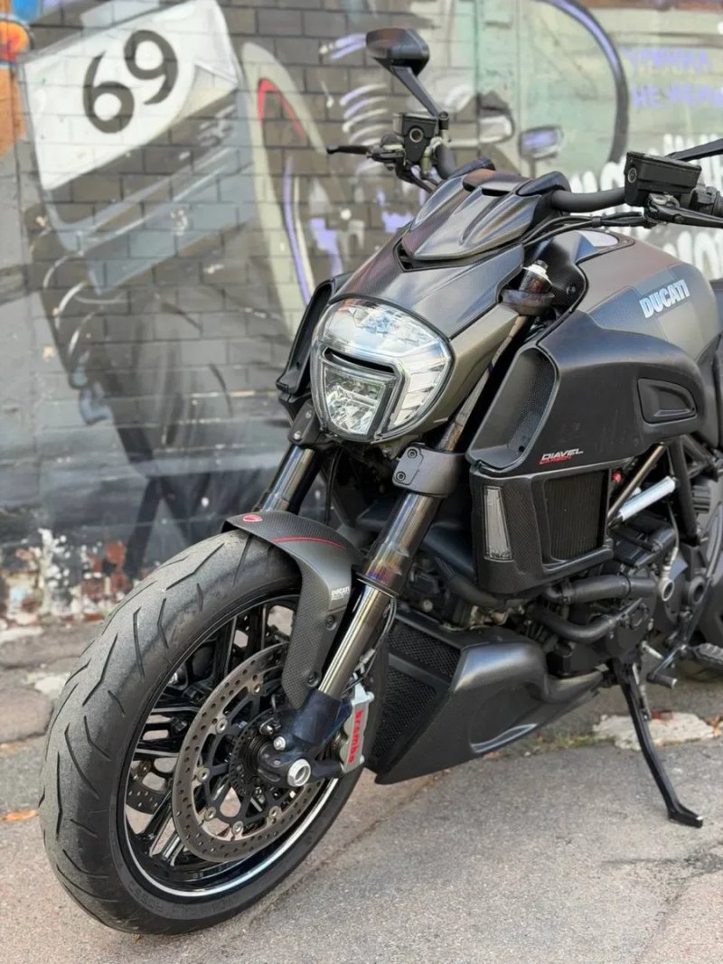 Мотоцикл Ducati Diavel Carbon 1200 2017 рік — фото 7
