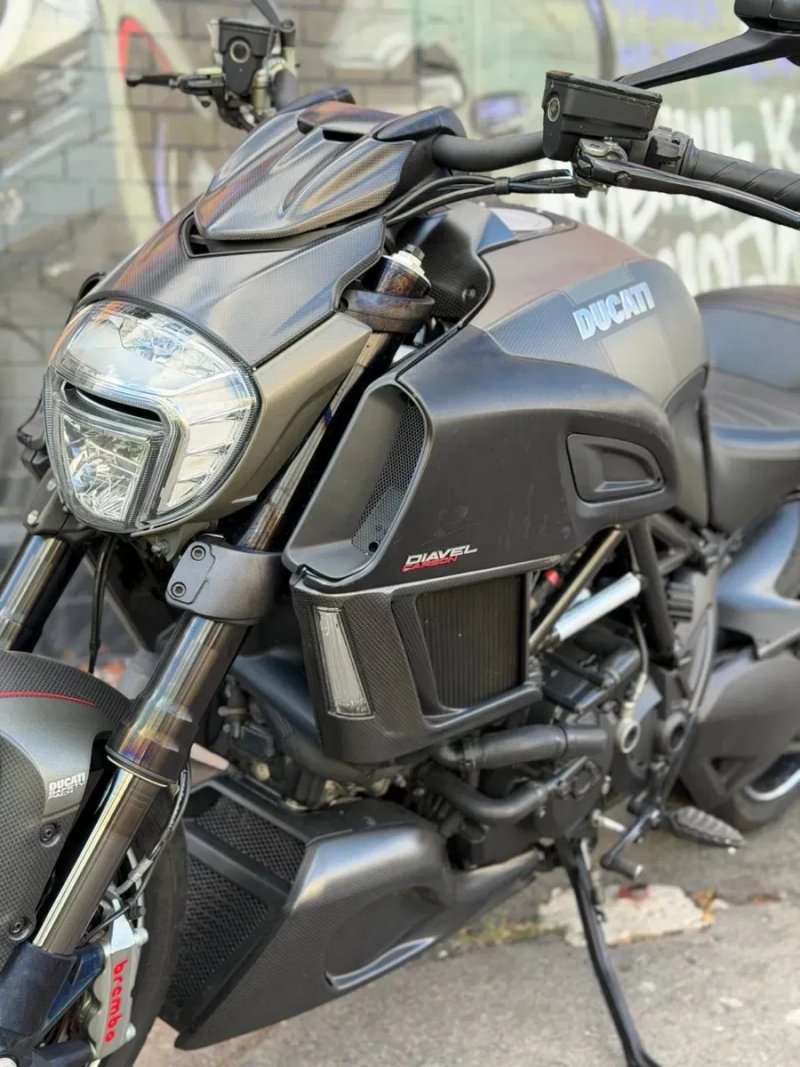 Мотоцикл Ducati Diavel Carbon 1200 2017 рік — фото 8