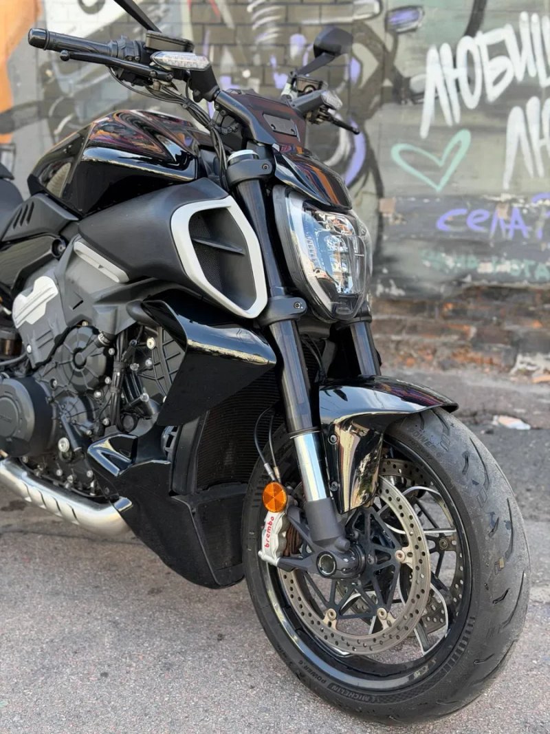Мотоцикл Ducati Diavel V4 2024 рік — фото 3