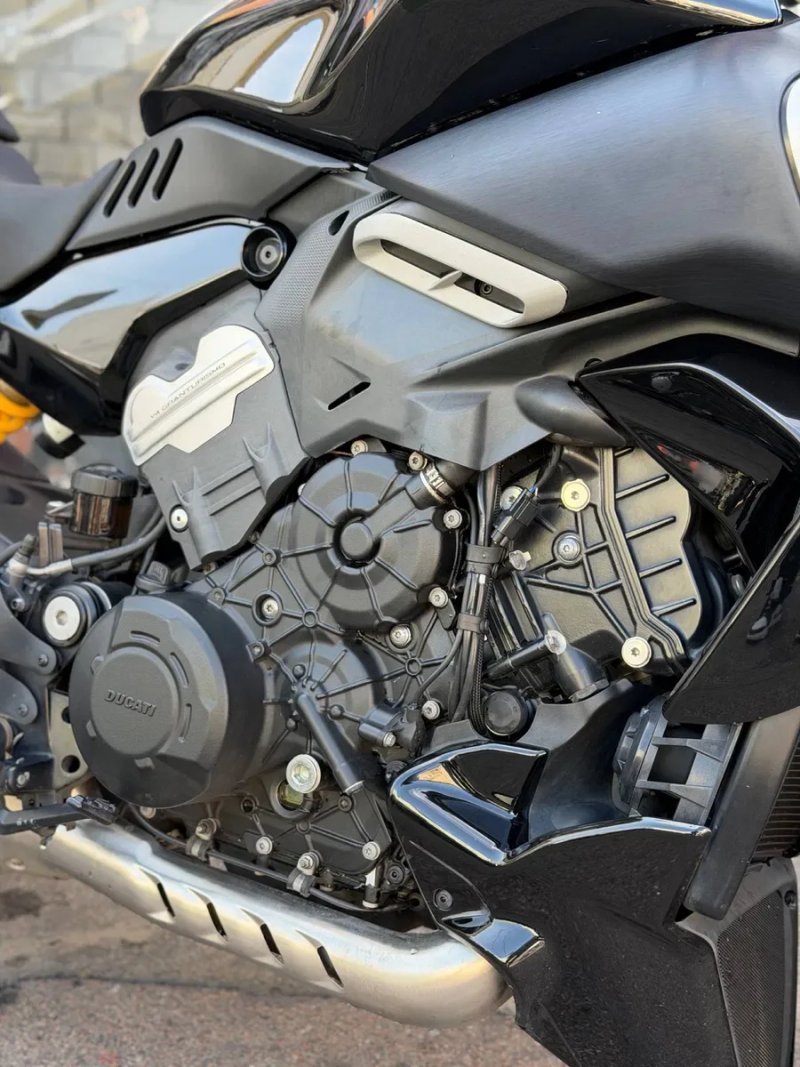 Мотоцикл Ducati Diavel V4 2024 рік — фото 5
