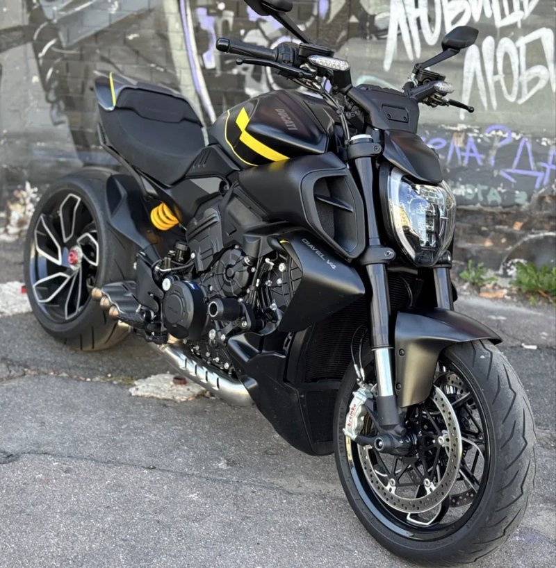 Мотоцикл Ducati Diavel V4 2026 року — фото 2