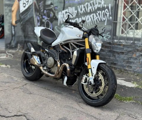 Мотоцикл Ducati Monster 1200 2015 рік