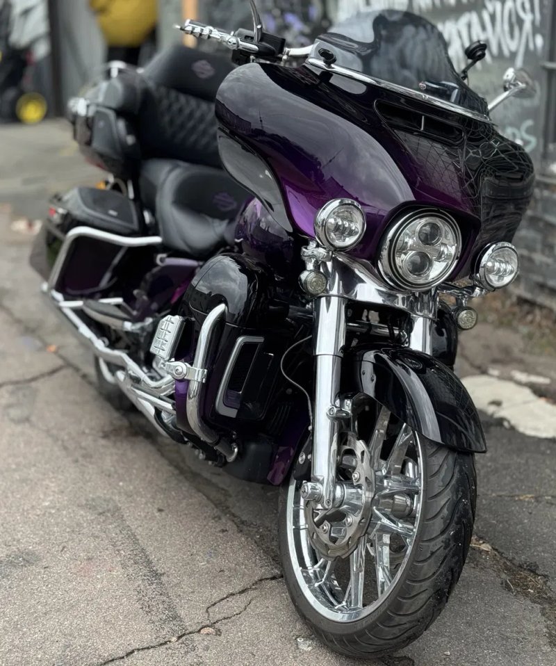 Мотоцикл Harley-Davidson FLHTK Ultra Limited Two Tone 2022 рік — фото 2