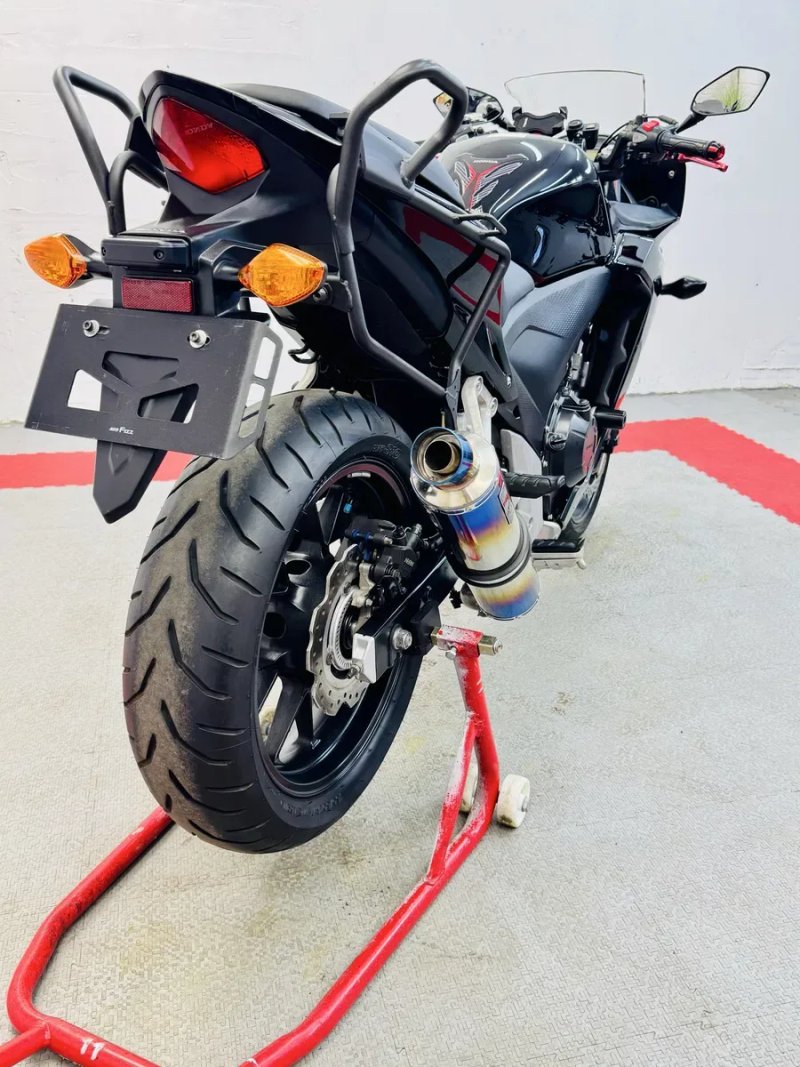 мотоцикл Honda CBR400R ABS в оригіналі — фото 3