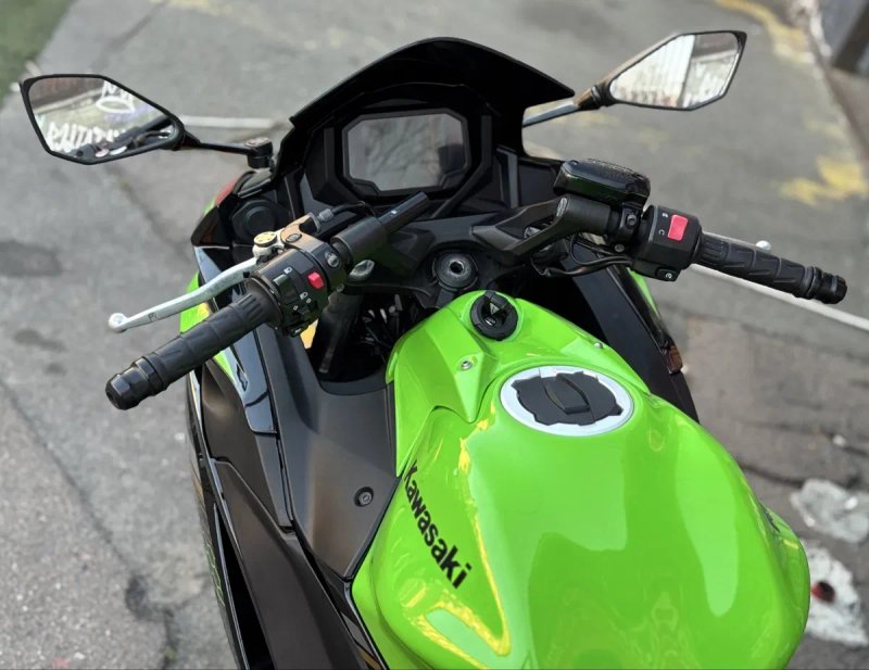 Мотоцикл Kawasaki Ninja 650 2021 року — фото 6