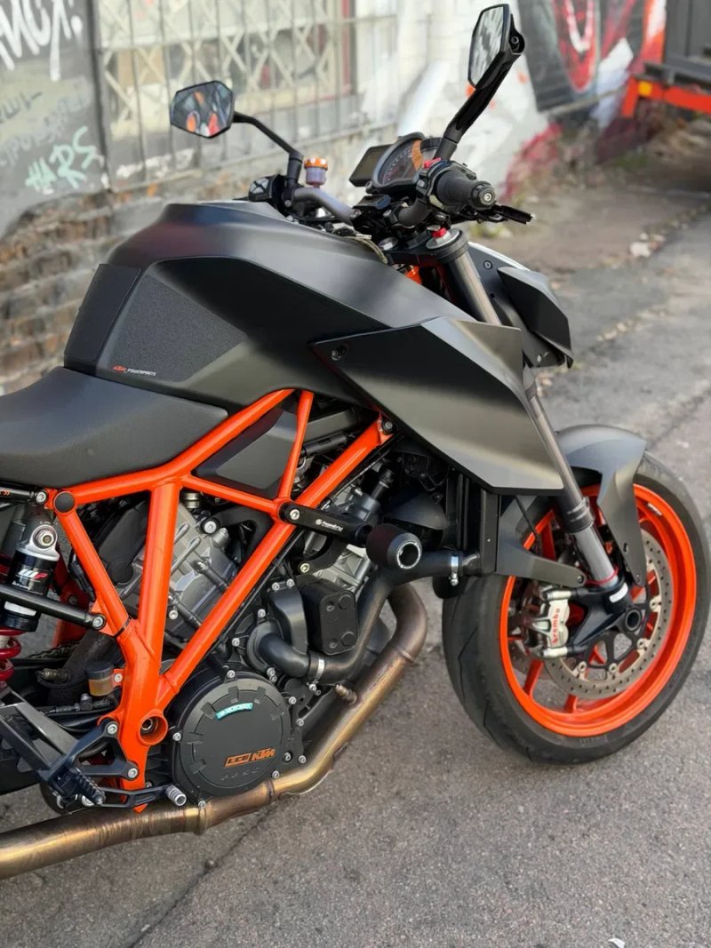 Мотоцикл KTM 1290 Super Duke R 2016 рік — фото 6