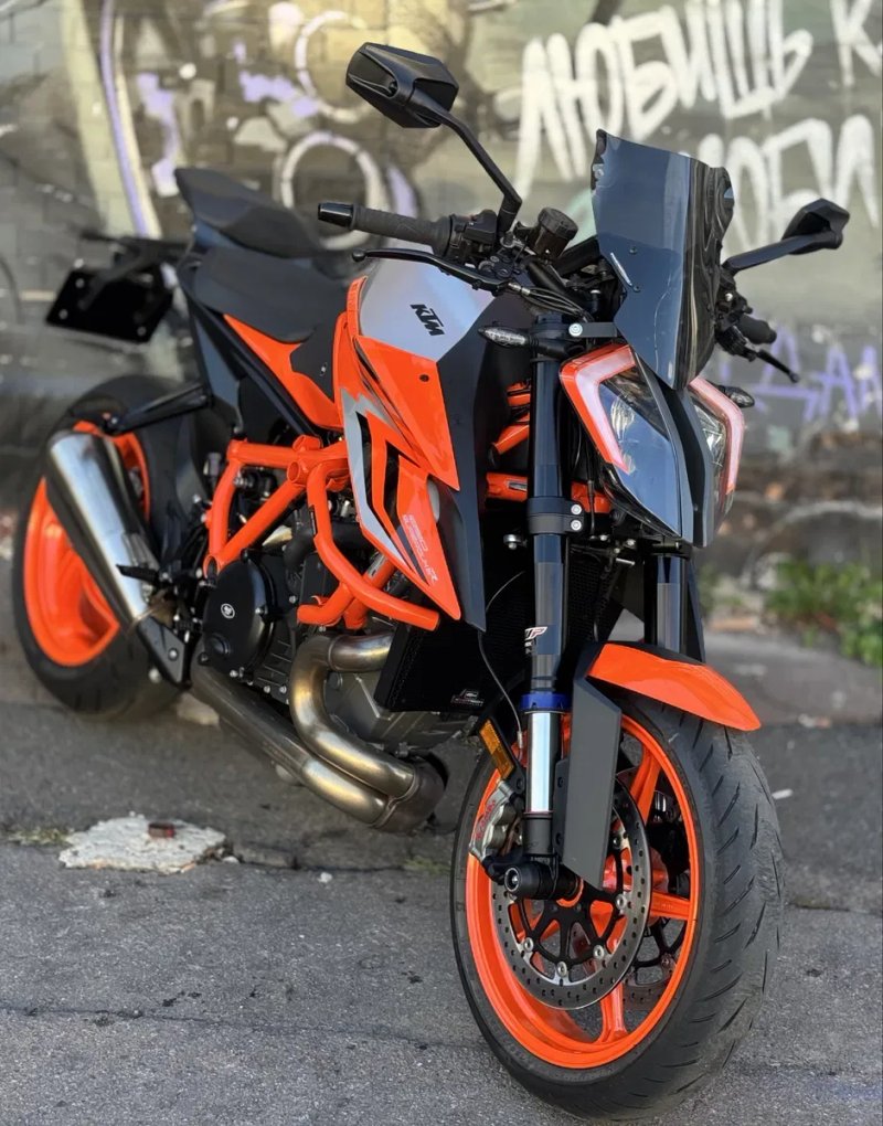 Мотоцикл KTM 1290 Super Duke R 2024 рік — фото 2