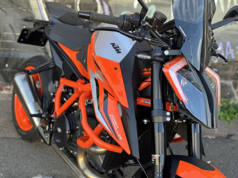 Мотоцикл KTM 1290 Super Duke R 2024 рік — фото 3