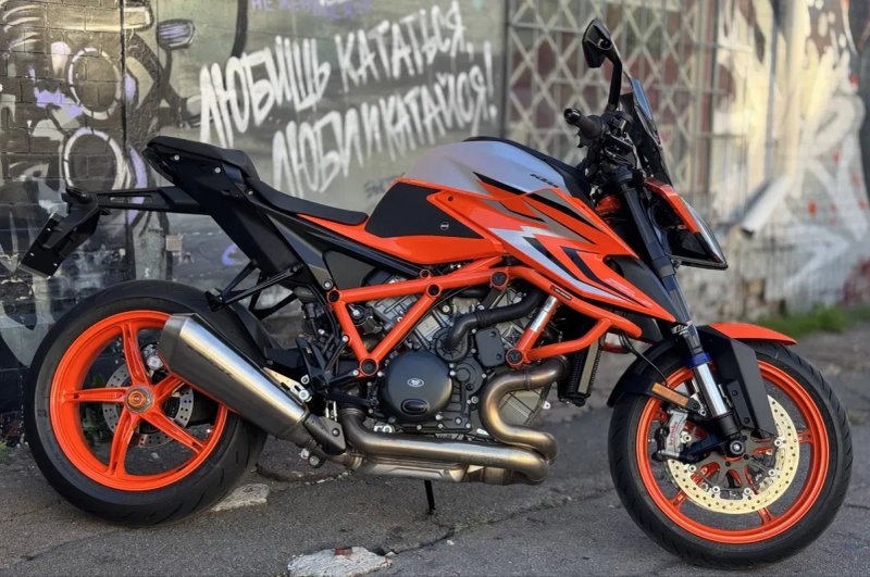 Мотоцикл KTM 1290 Super Duke R 2024 рік — фото 4