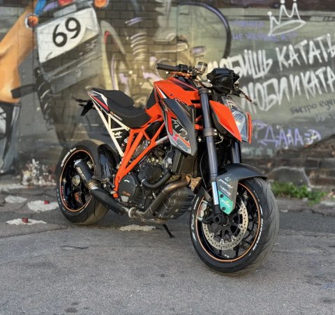 Мотоцикл KTM Super Duke 1290 2016 рік