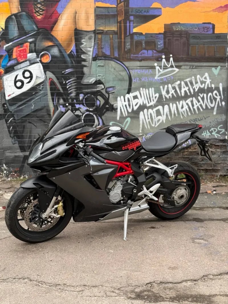 Мотоцикл MV Agusta F3 2012 рік — фото 2