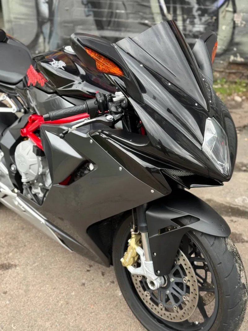 Мотоцикл MV Agusta F3 2012 рік — фото 4