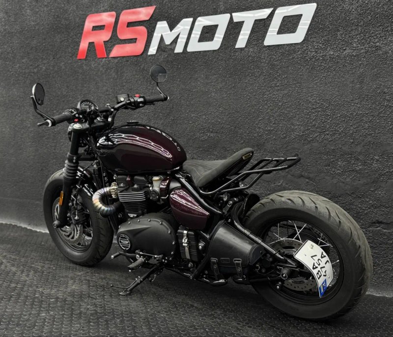 Мотоцикл Triumph Bonneville Bobber 2023 рік — фото 2